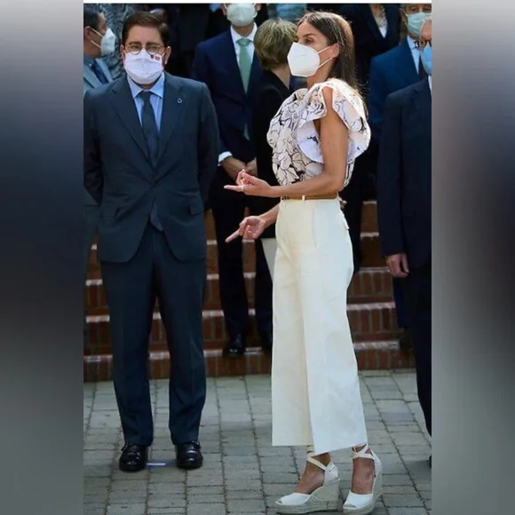 Psophia double sleeve ruffle top in ivory - Picture 7 of 14